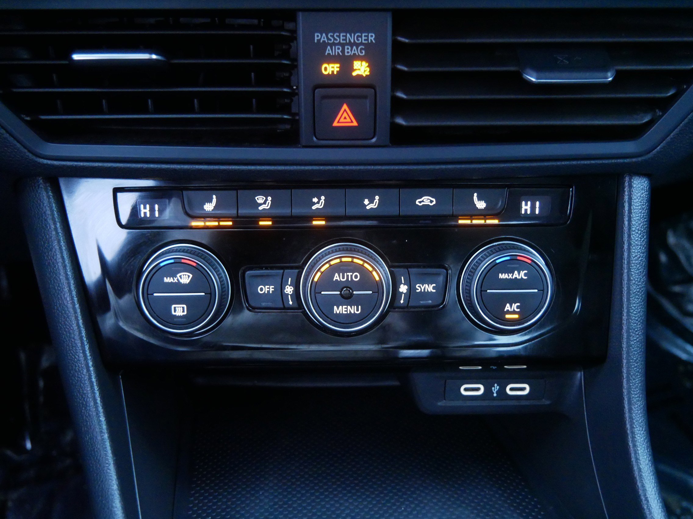 Used 2024 Volkswagen Jetta SE image 23