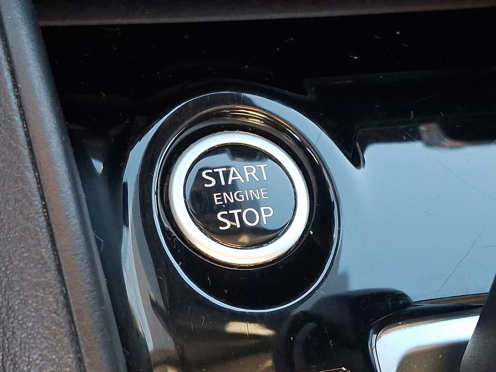 Used 2024 Nissan Versa SV image 21