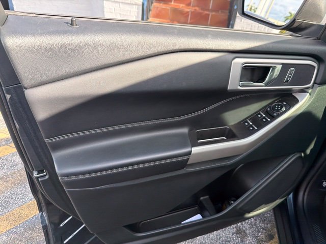 Certified 2024 Ford Explorer XLT RWD image 9