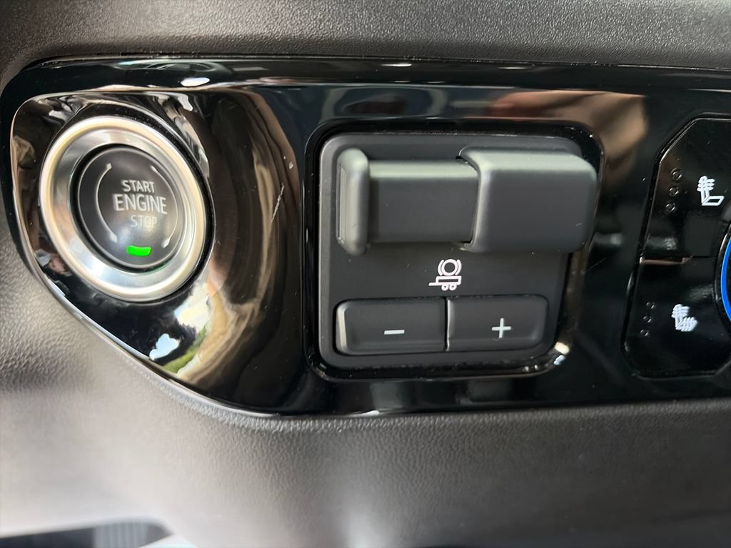Used 2025 Chevrolet Silverado 1500 RST AWD/4WD image 29