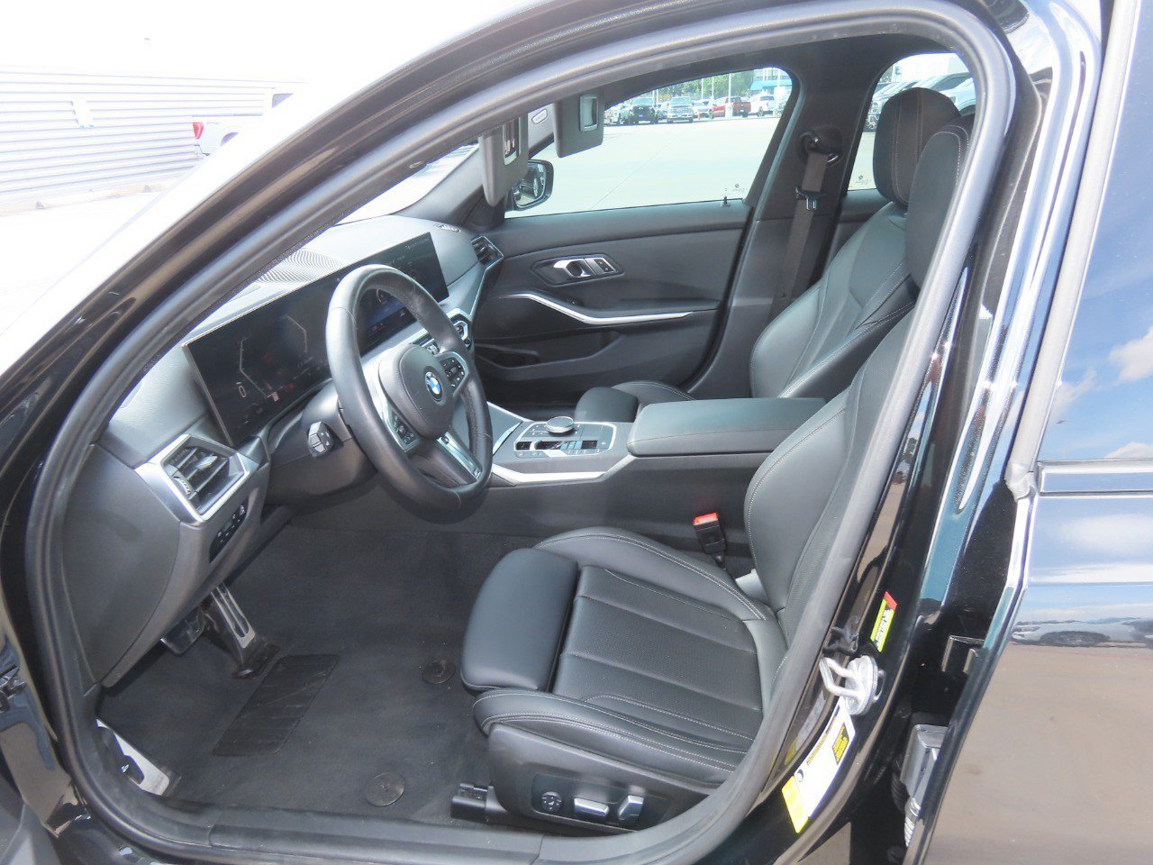 Used 2023 BMW 330i Sedan w/ M Sport Package RWD image 23