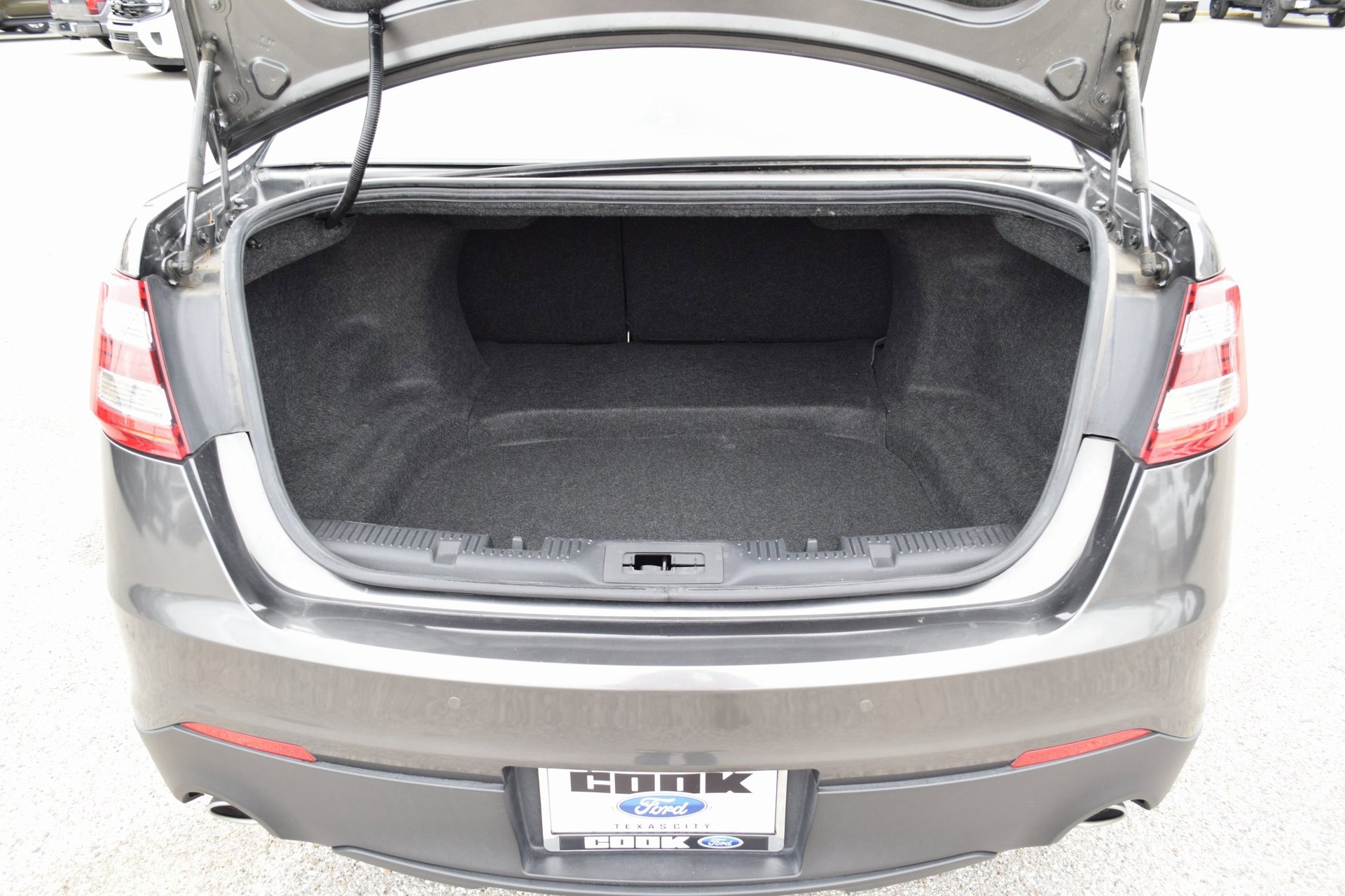 Certified 2018 Ford Taurus SEL w/ Equipment Group 201A image 21