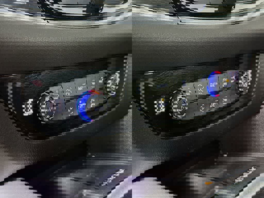 Used 2023 Buick Enclave Essence w/ Experience Buick Package image 18