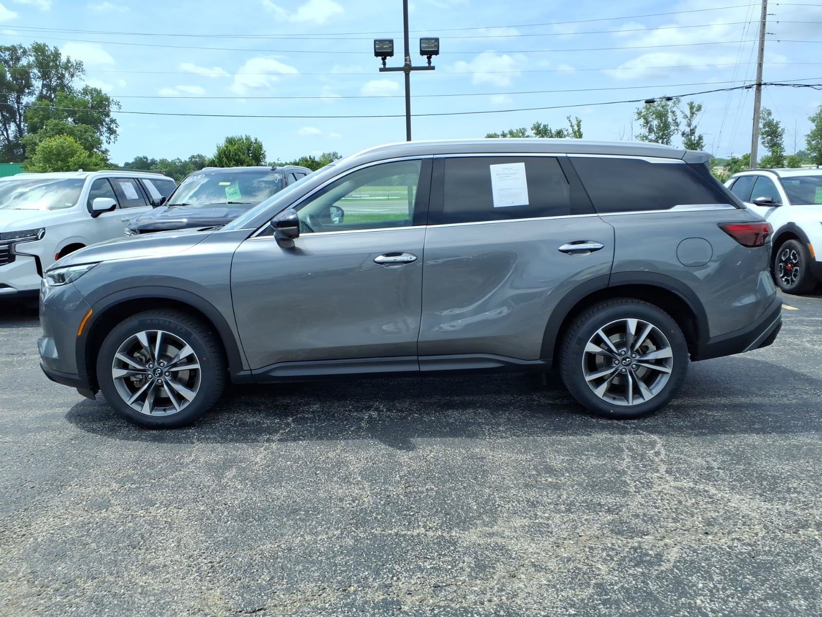 Used 2024 INFINITI QX60 Luxe FWD image 5