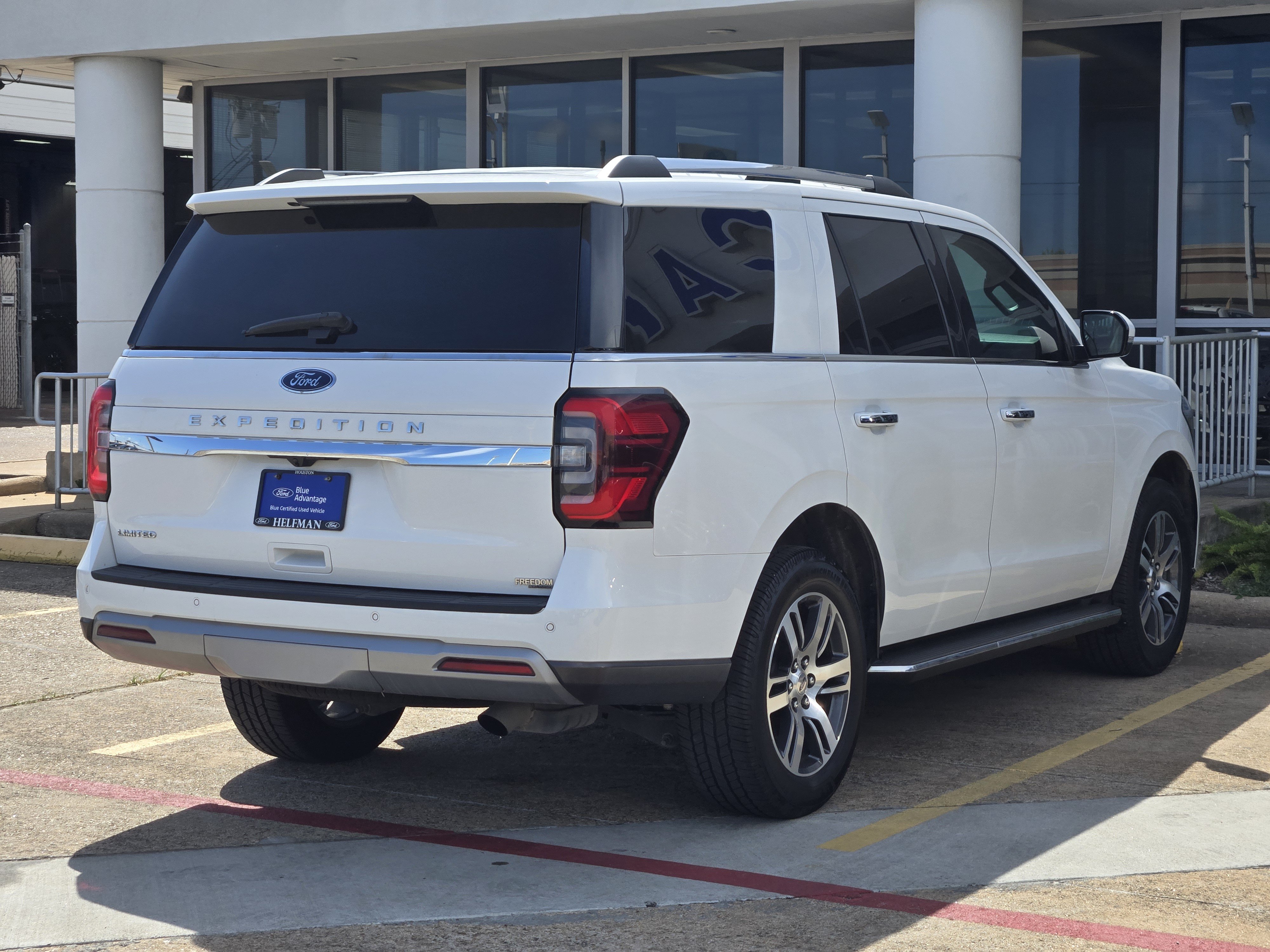Certified 2023 Ford Expedition Limited RWD image 4