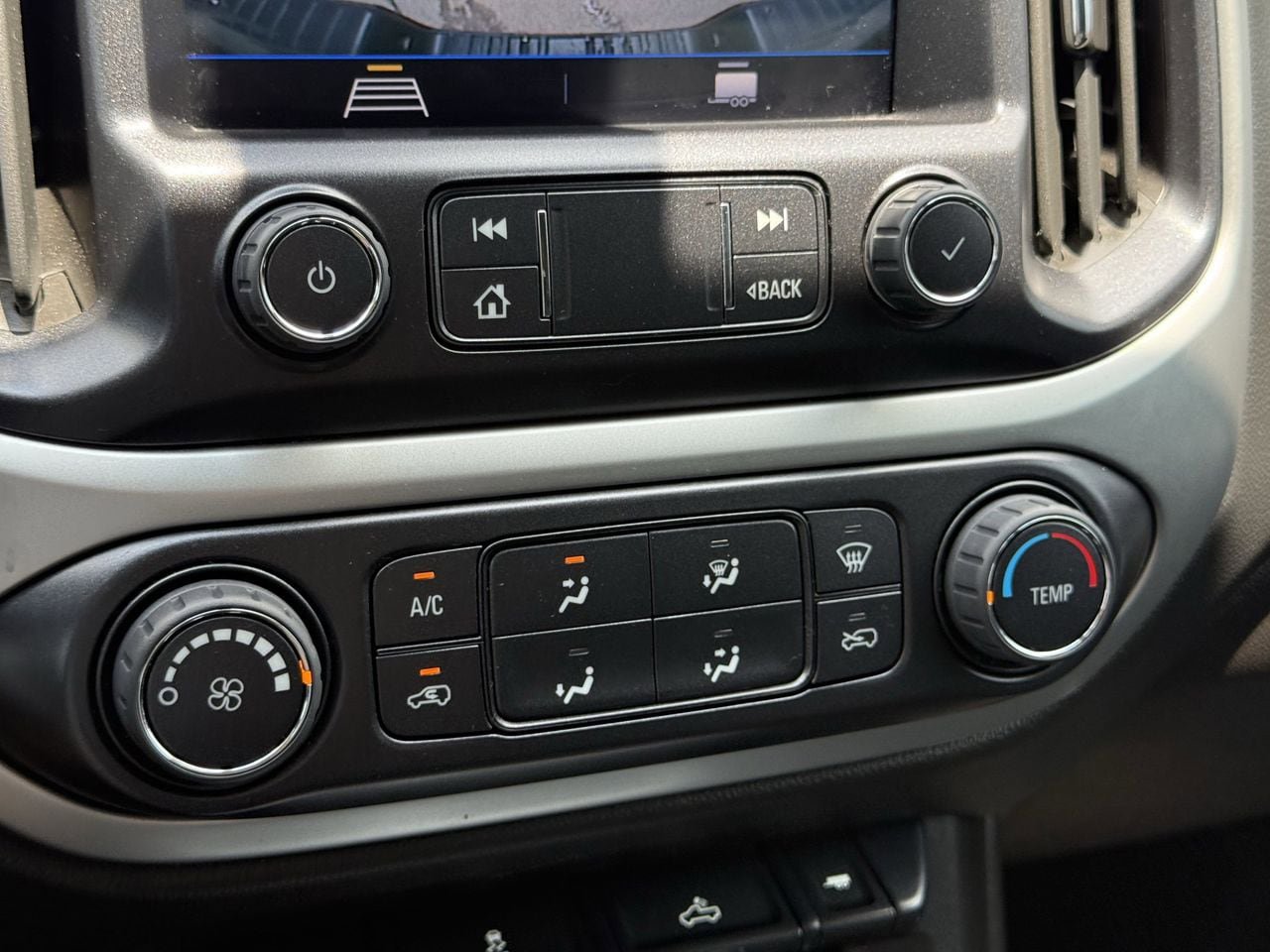 Used 2022 Chevrolet Colorado LT AWD/4WD image 20