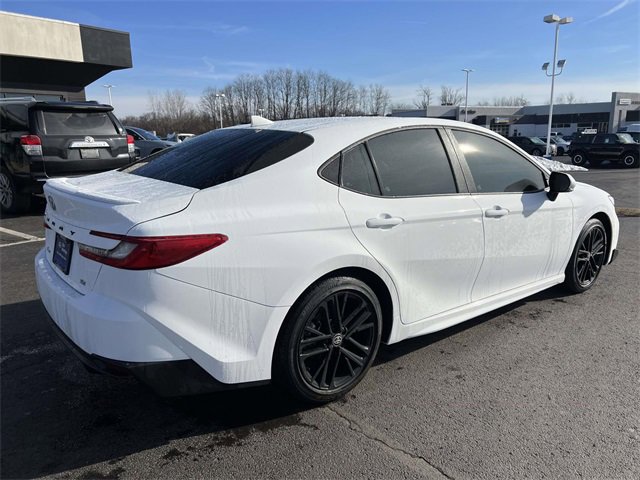 Used 2025 Toyota Camry SE w/ Convenience Package image 8