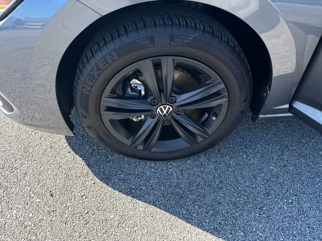 Used 2024 Volkswagen Jetta SE w/ Panoramic Sunroof Package image 24