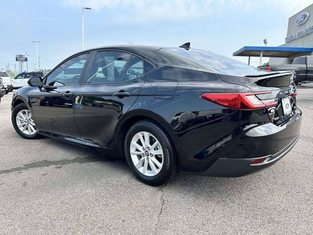 Used 2025 Toyota Camry LE FWD image 5