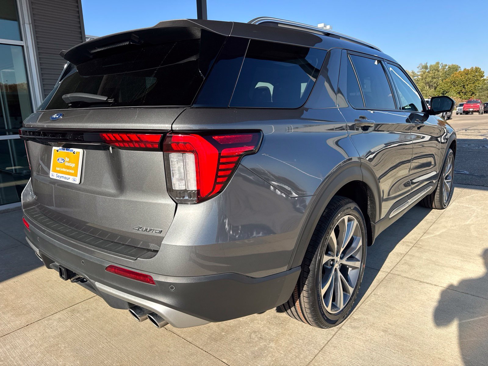 Certified 2025 Ford Explorer Platinum w/ Ultimate Package AWD/4WD image 8