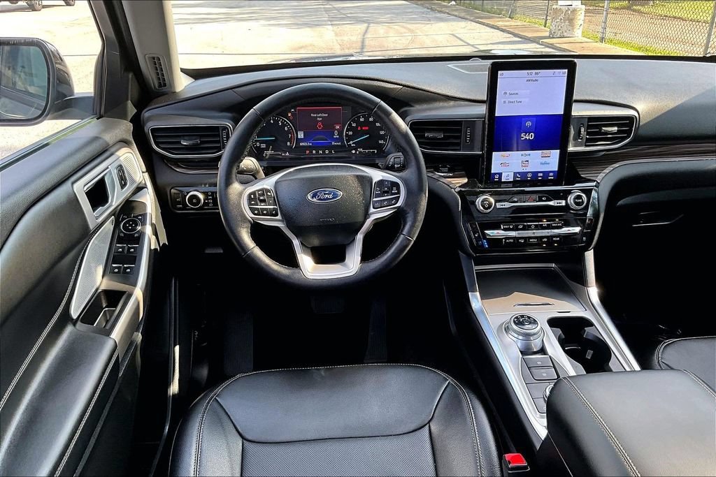 Certified 2023 Ford Explorer Limited w/ Limited Technology Package AWD/4WD image 5