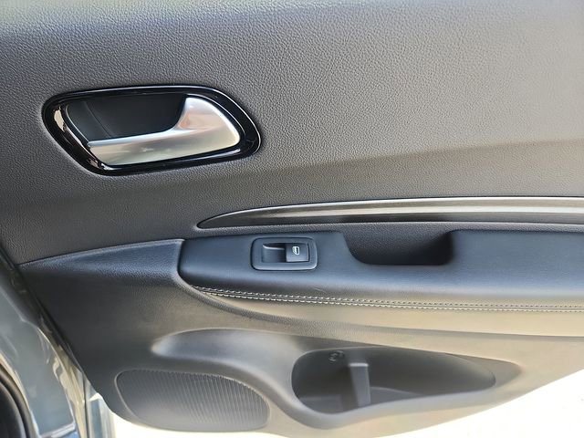 Used 2023 Dodge Durango SXT w/ SXT Blacktop Group AWD/4WD image 32