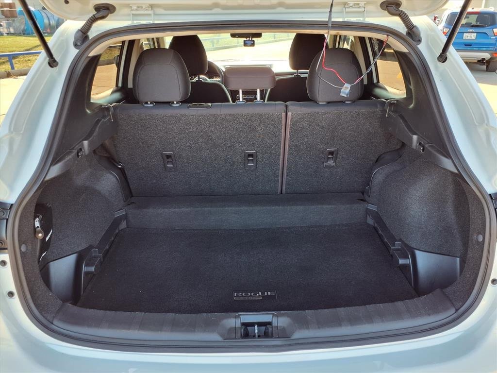 Used 2021 Nissan Rogue Sport S image 29