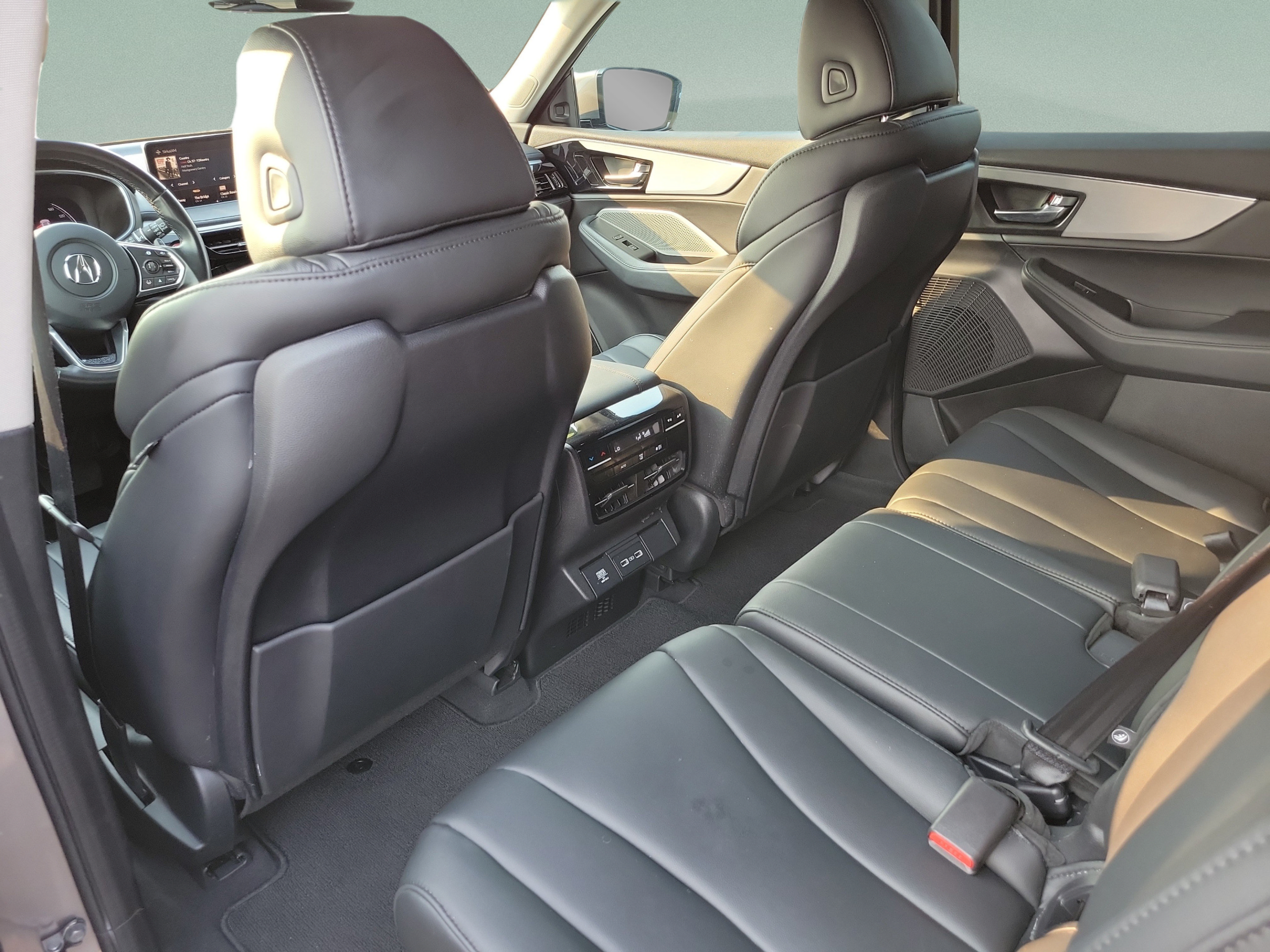 Used 2023 Acura MDX SH-AWD image 10