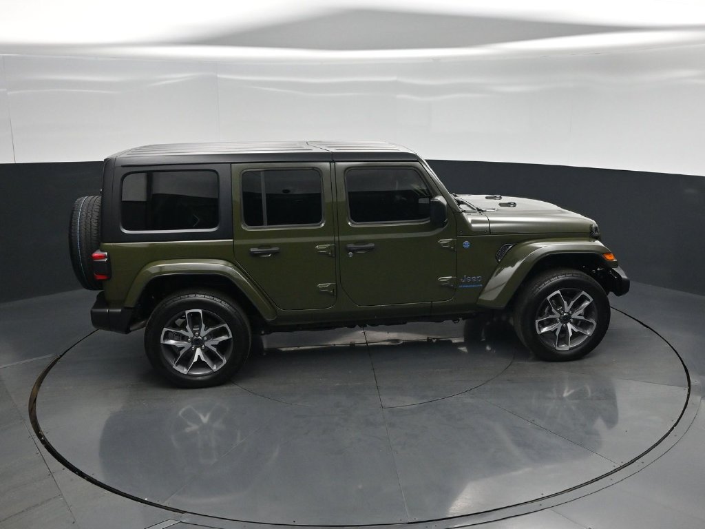 Used 2024 Jeep Wrangler Unlimited w/ Convenience Group AWD/4WD image 35