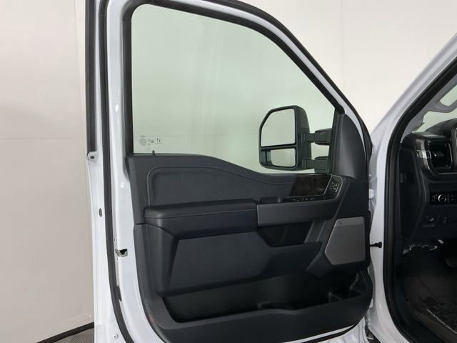 Certified 2025 Ford F350 Lariat w/ FX4 Off-Road Package image 15