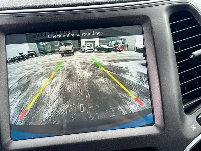 Used 2021 Jeep Cherokee Trailhawk image 11