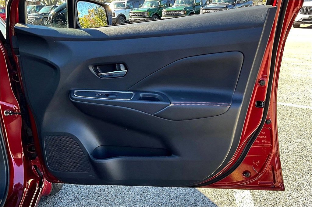 Used 2024 Nissan Versa SR w/ Trunk Package image 22