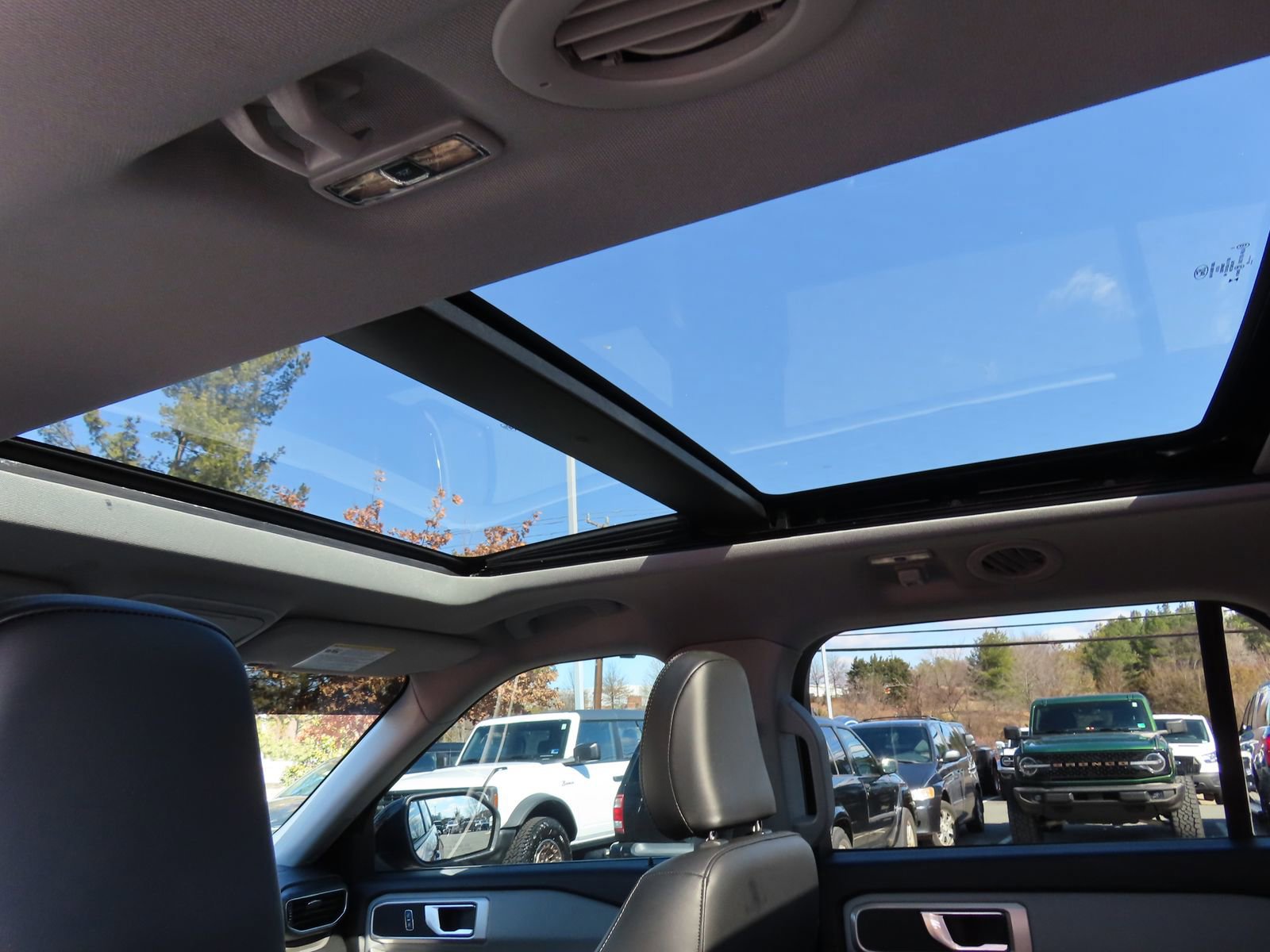 Certified 2024 Ford Explorer XLT w/ Equipment Group 202A image 28