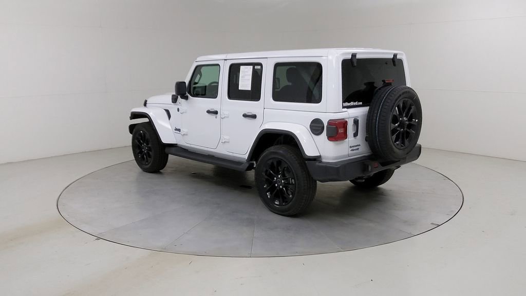 Used 2025 Jeep Wrangler Unlimited Sahara AWD/4WD image 16