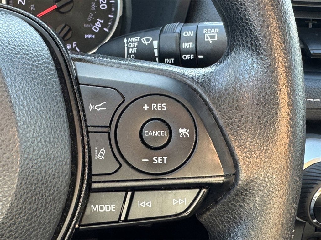 Used 2022 Toyota RAV4 XLE image 19