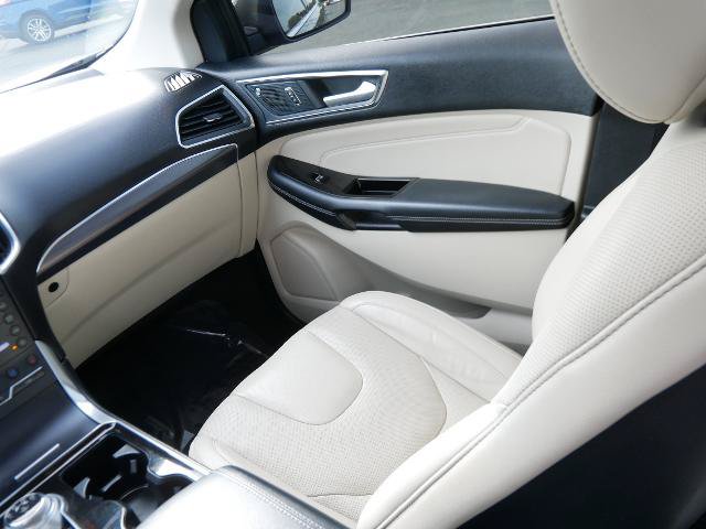 Certified 2019 Ford Edge Titanium w/ Equipment Group 301A AWD/4WD image 17