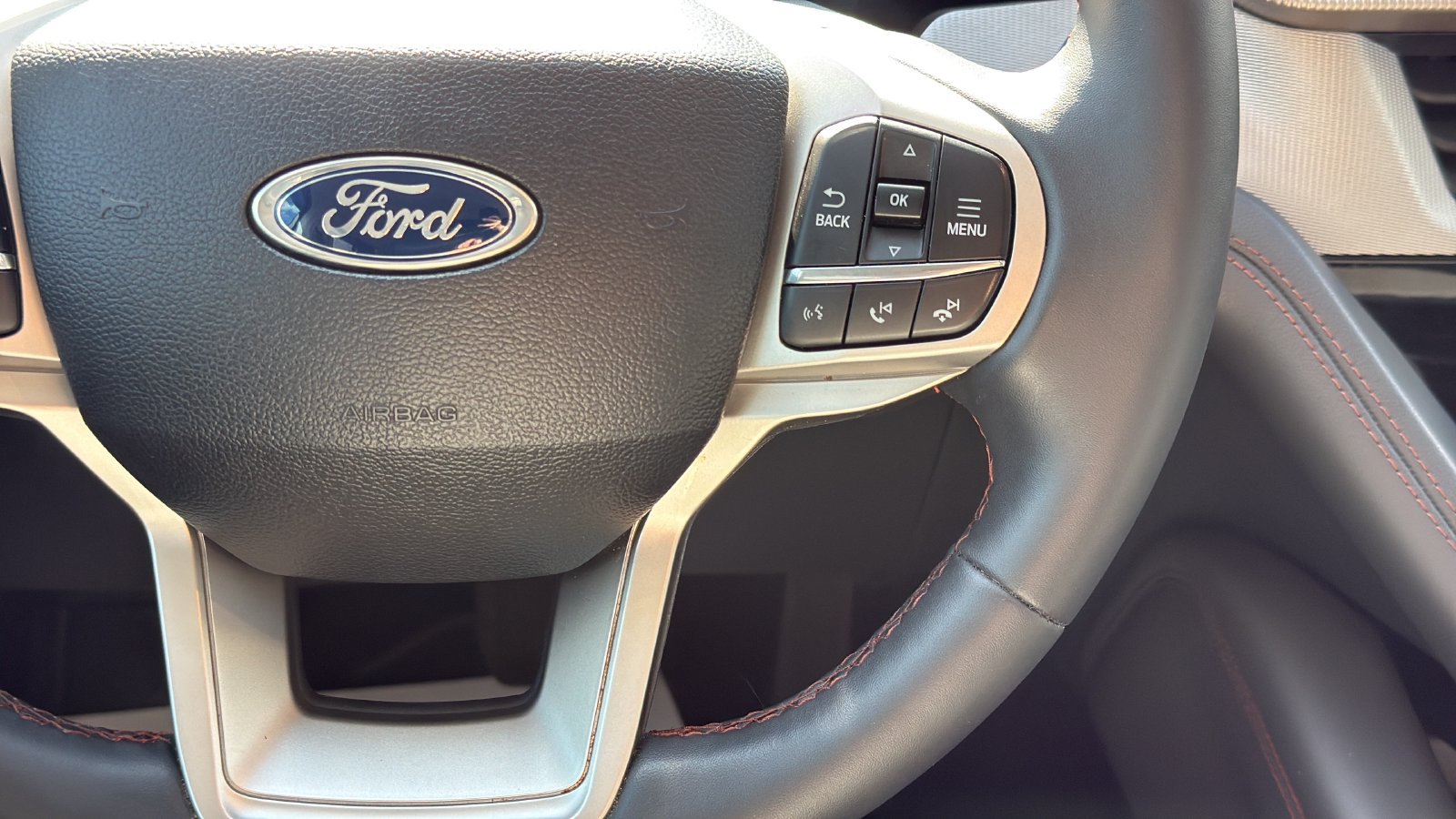 Certified 2025 Ford Explorer Active w/ Active Comfort Package RWD image 15