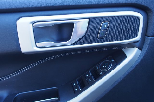 Certified 2022 Ford Explorer XLT w/ Equipment Group 202A image 22