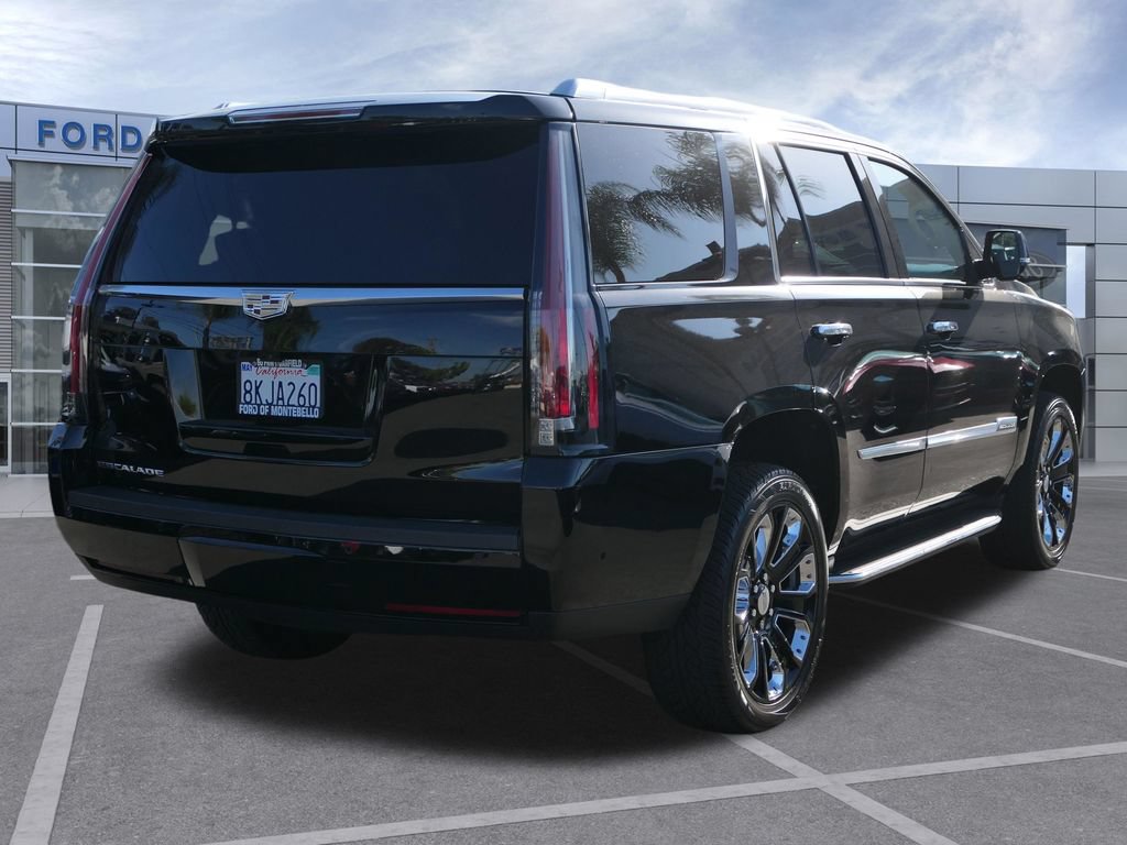 Used 2019 Cadillac Escalade Luxury RWD image 2