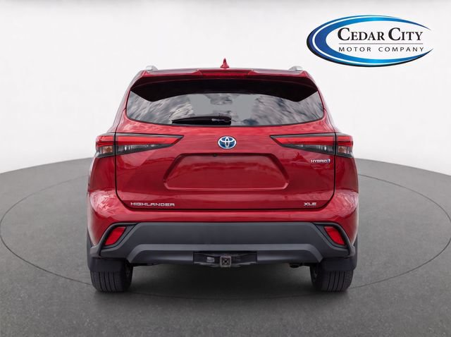 Used 2020 Toyota Highlander XLE AWD/4WD image 7