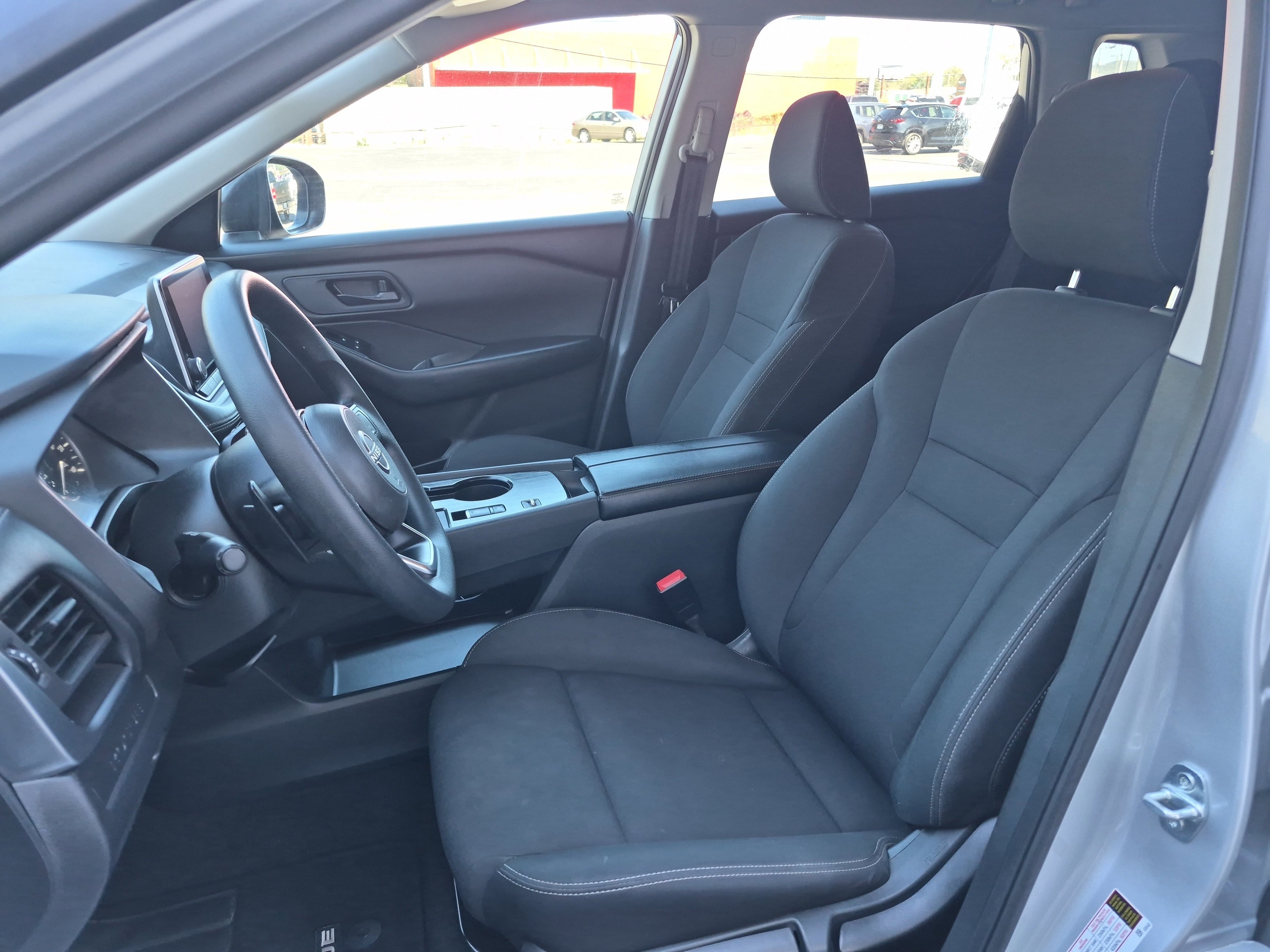 Used 2024 Nissan Rogue S image 10