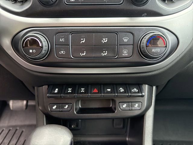 Used 2022 Chevrolet Colorado ZR2 w/ ZR2 Midnight Special Edition AWD/4WD image 17