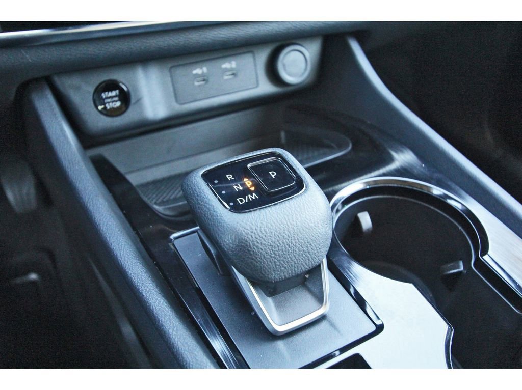 Used 2024 Nissan Rogue SV w/ SV Premium Package image 25