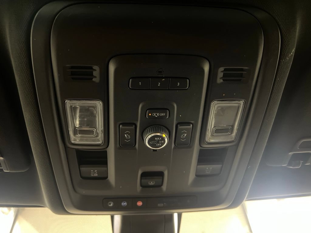 Used 2022 Chevrolet Tahoe RST w/ Luxury Package AWD/4WD image 32