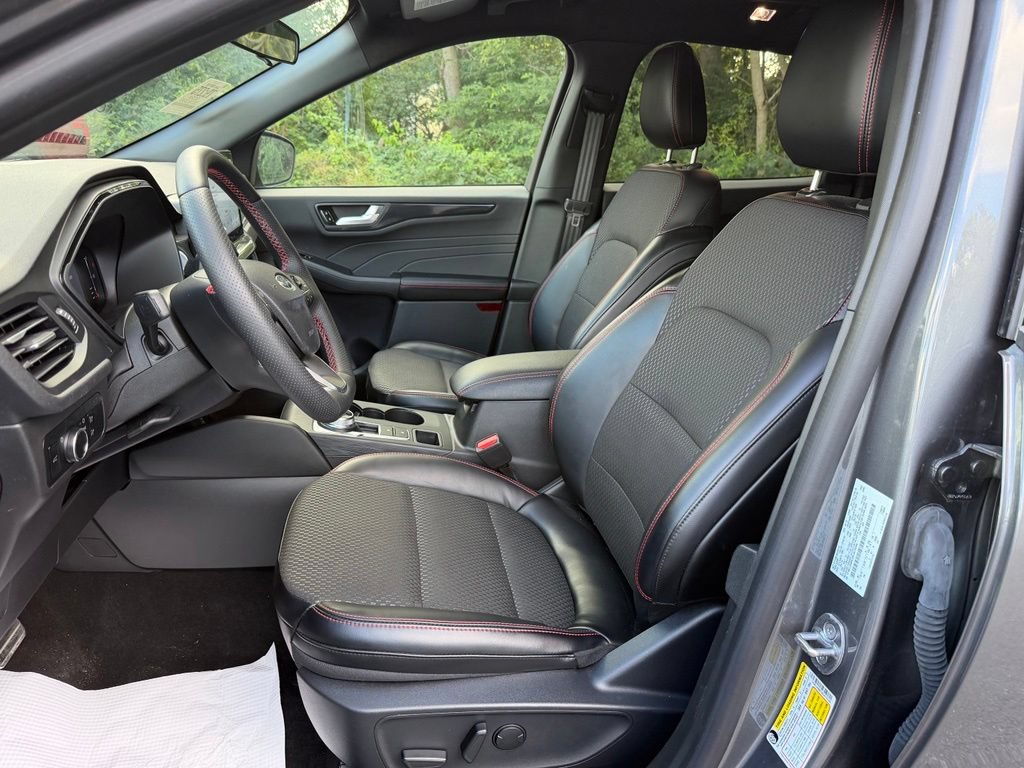 Certified 2024 Ford Escape ST-Line w/ Tech Pack #1 AWD/4WD image 12