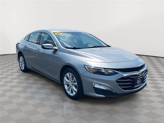 Used 2025 Chevrolet Malibu LT FWD image 3