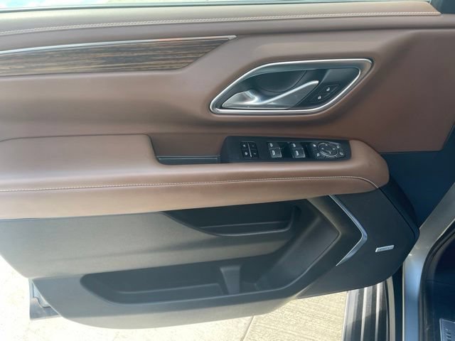 Used 2024 Chevrolet Tahoe High Country AWD/4WD image 11