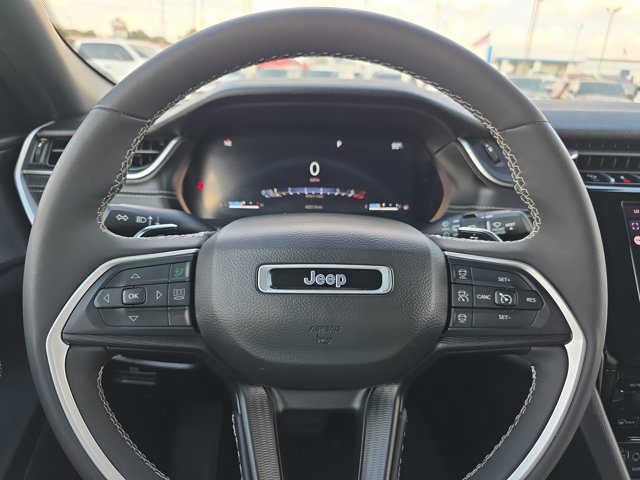 Used 2023 Jeep Grand Cherokee L Laredo AWD/4WD image 19