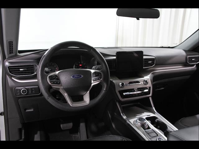 Certified 2023 Ford Explorer XLT w/ Equipment Group 202A AWD/4WD image 7