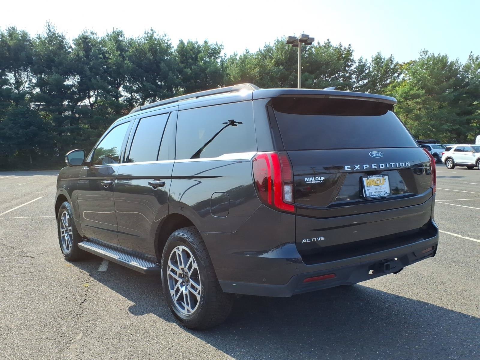 Certified 2025 Ford Expedition Active AWD/4WD image 4