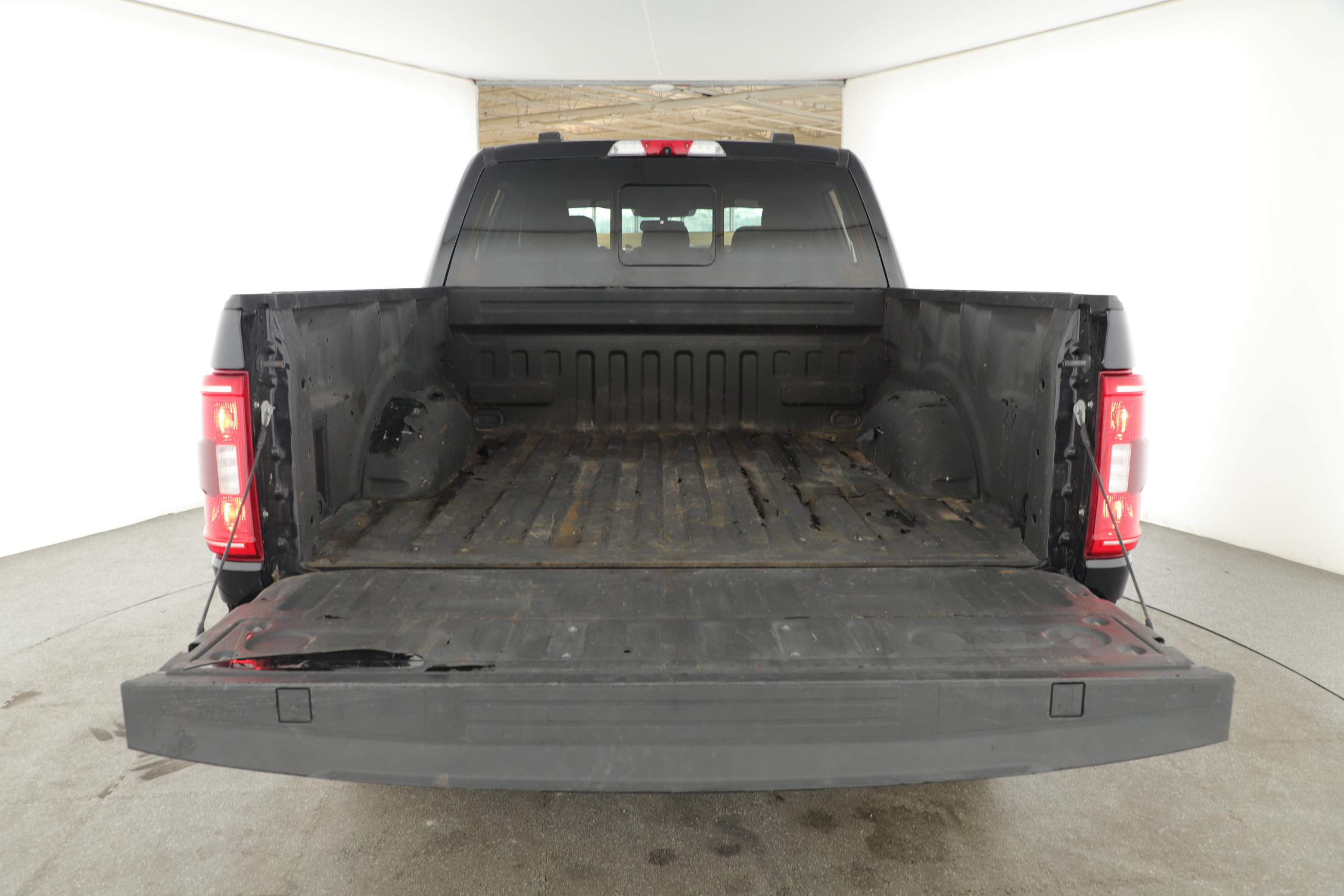 Certified 2022 Ford F150 XLT w/ Equipment Group 302A High image 5