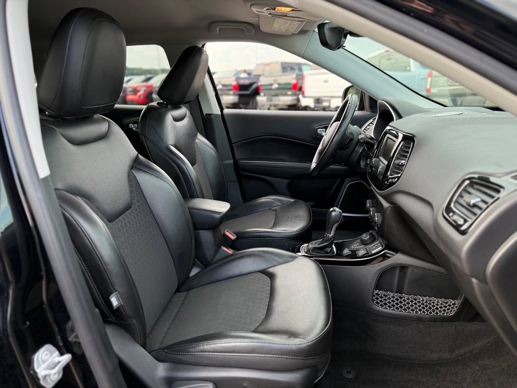 Used 2018 Jeep Compass Latitude AWD/4WD image 14