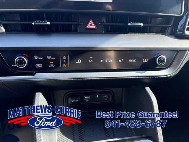Used 2025 Kia Sportage EX FWD image 19