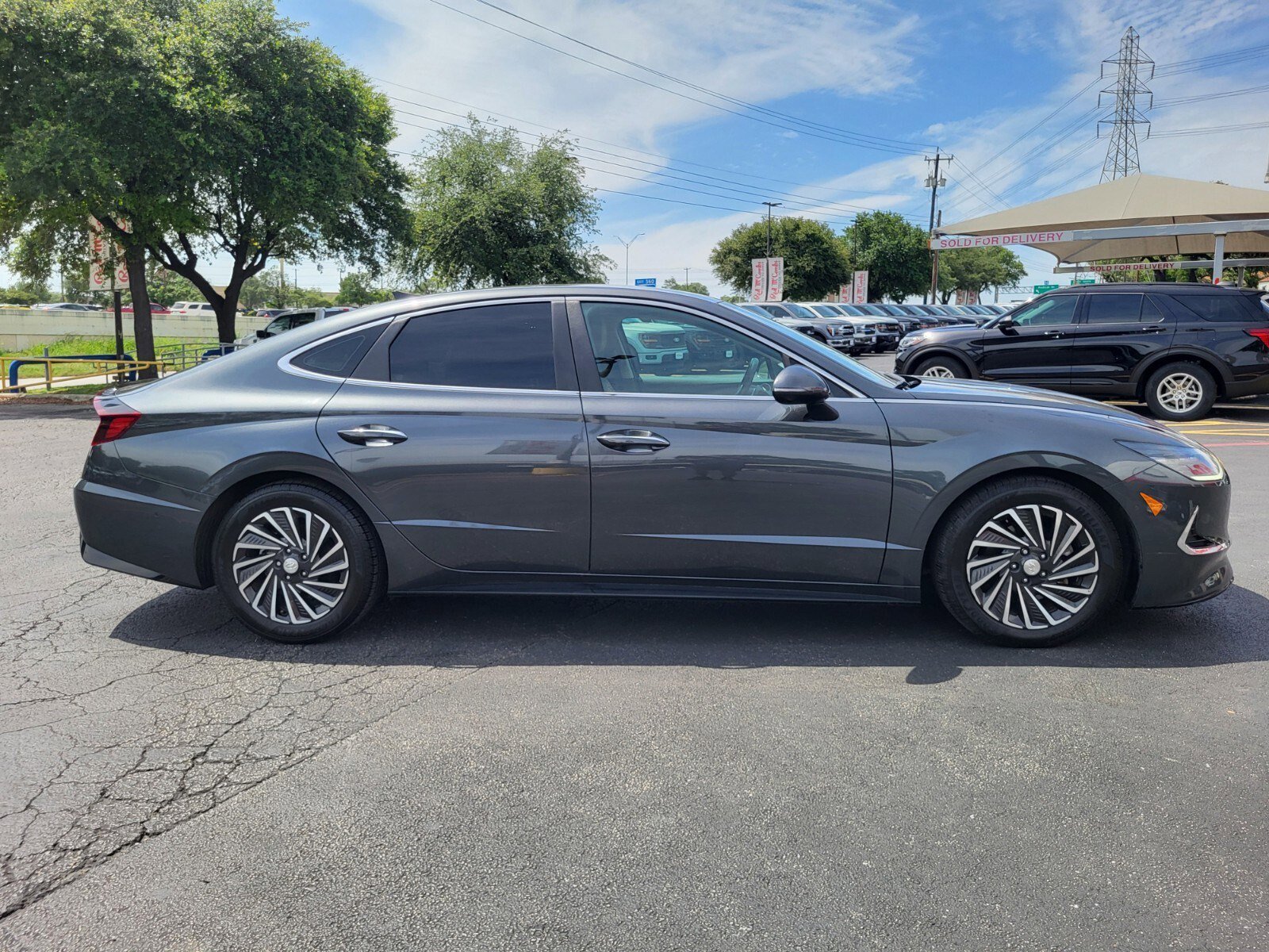 Used 2022 Hyundai Sonata Limited FWD image 2