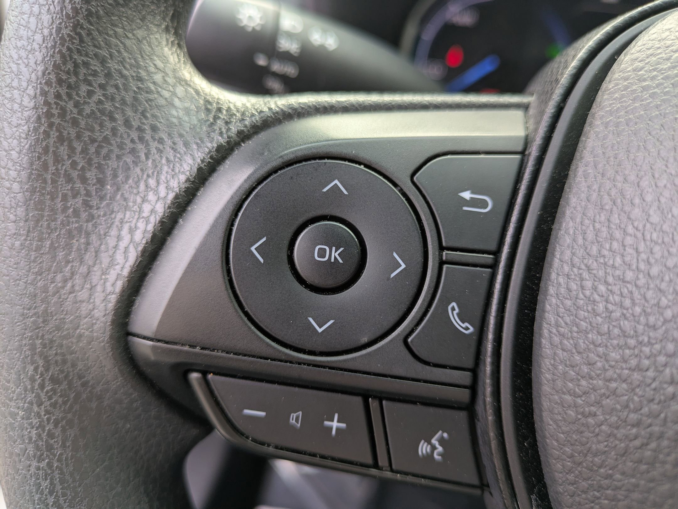 Used 2024 Toyota RAV4 XLE image 16