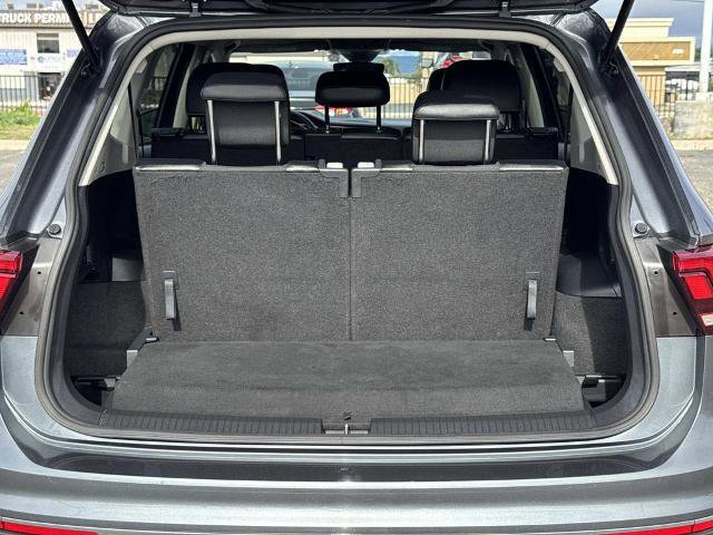 Used 2023 Volkswagen Tiguan SE w/ Panoramic Sunroof Package image 27
