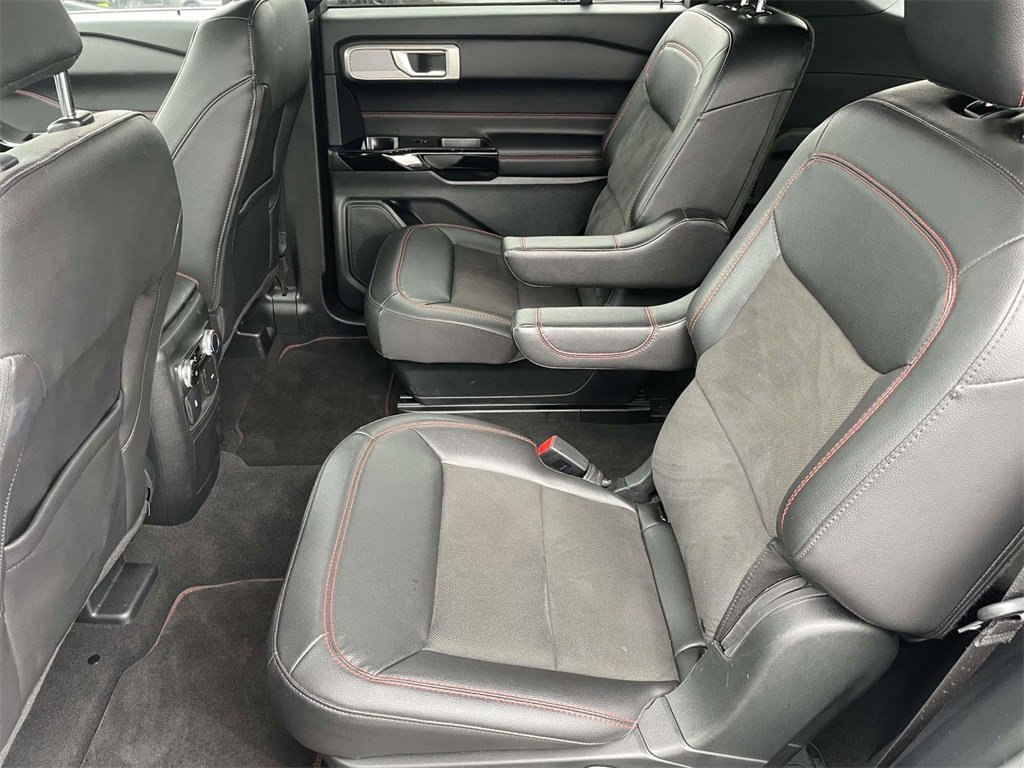 Certified 2023 Ford Explorer ST-Line w/ Class IV Trailer Tow Package image 12