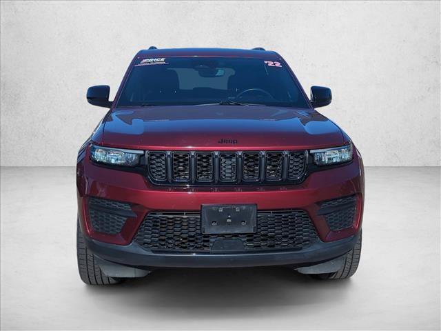 Used 2022 Jeep Grand Cherokee Altitude AWD/4WD image 2