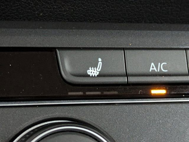 Used 2022 Volkswagen Tiguan S image 28