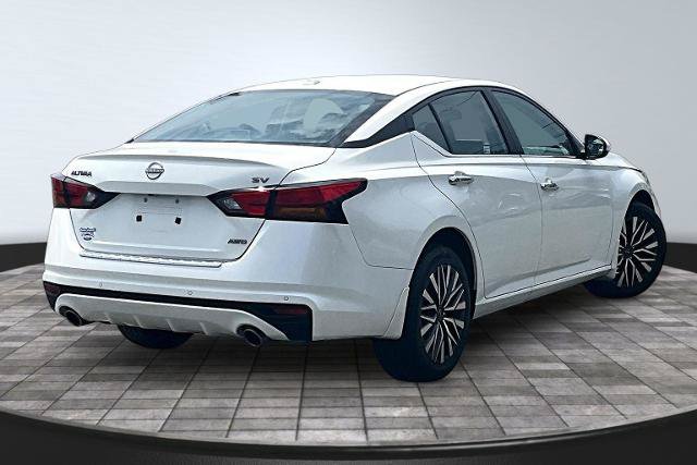 Used 2023 Nissan Altima 2.5 SV w/ SV Premium Package AWD/4WD image 13